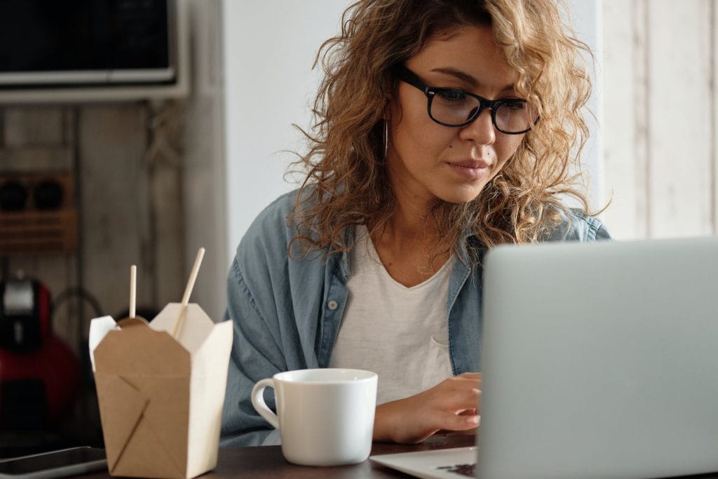 Une femme est-elle rédactrice web ou rédacteur web ?
