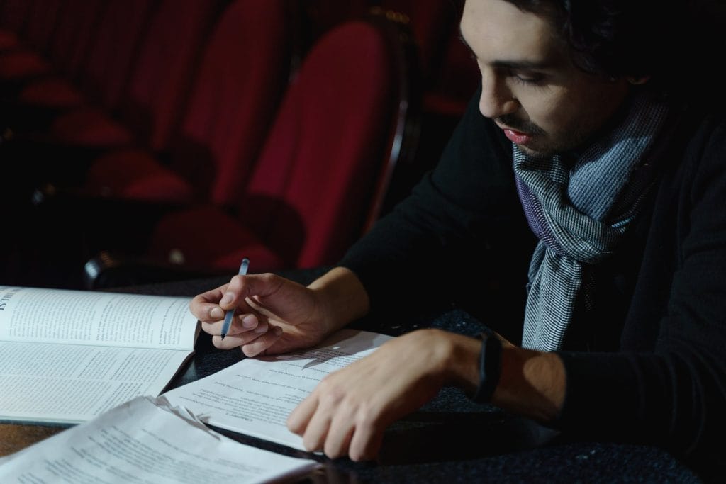 Rédaction web : le théâtre à la rescousse d'articles désincarnés !